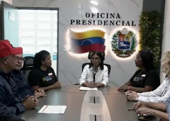 Presidenta Delcy Rodríguez afina la maquinaria comunal en la Cota 905 rumbo al 18Oct