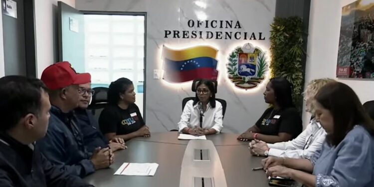 Presidenta Delcy Rodríguez afina la maquinaria comunal en la Cota 905 rumbo al 18Oct