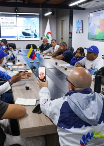 MinPesca y fuerza sindical pesquera de Sucre acuerdan plan de acción estratégico