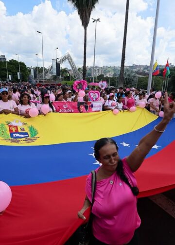 En fotos: Masiva movilización de mujeres recorrió las calles de Caracas en respaldo a la salud y a la paz del país