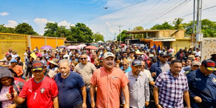 El gobernador Luis Caldera entrega más de 2 km lineales de vialidad en El Bajo, San Francisco