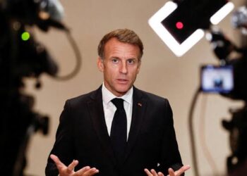 Macron tacha de "estúpidos" los comentarios extranjeros sobre los disturbios 4 Macron tacha de «estúpidos» los comentarios extranjeros sobre los disturbios