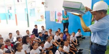 Ministerio de Energía Eléctrica promueve la eficiencia y el consumo responsable en escuelas de todo el país