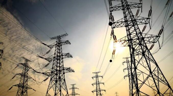 Operativo de emergencia para restablecer el servicio eléctrico en Puerto Páez tras incidencia climática 1 Operativo de emergencia para restablecer el servicio eléctrico en Puerto Páez tras incidencia climática