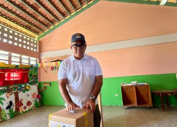 Vicepresidente de Obras Públicas constató masiva participación en la Consulta Popular desde Miranda